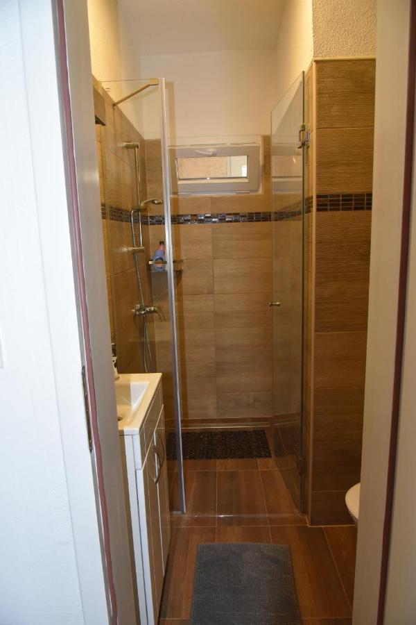 Rooms Bobic Licko Petrovo Selo Exterior foto