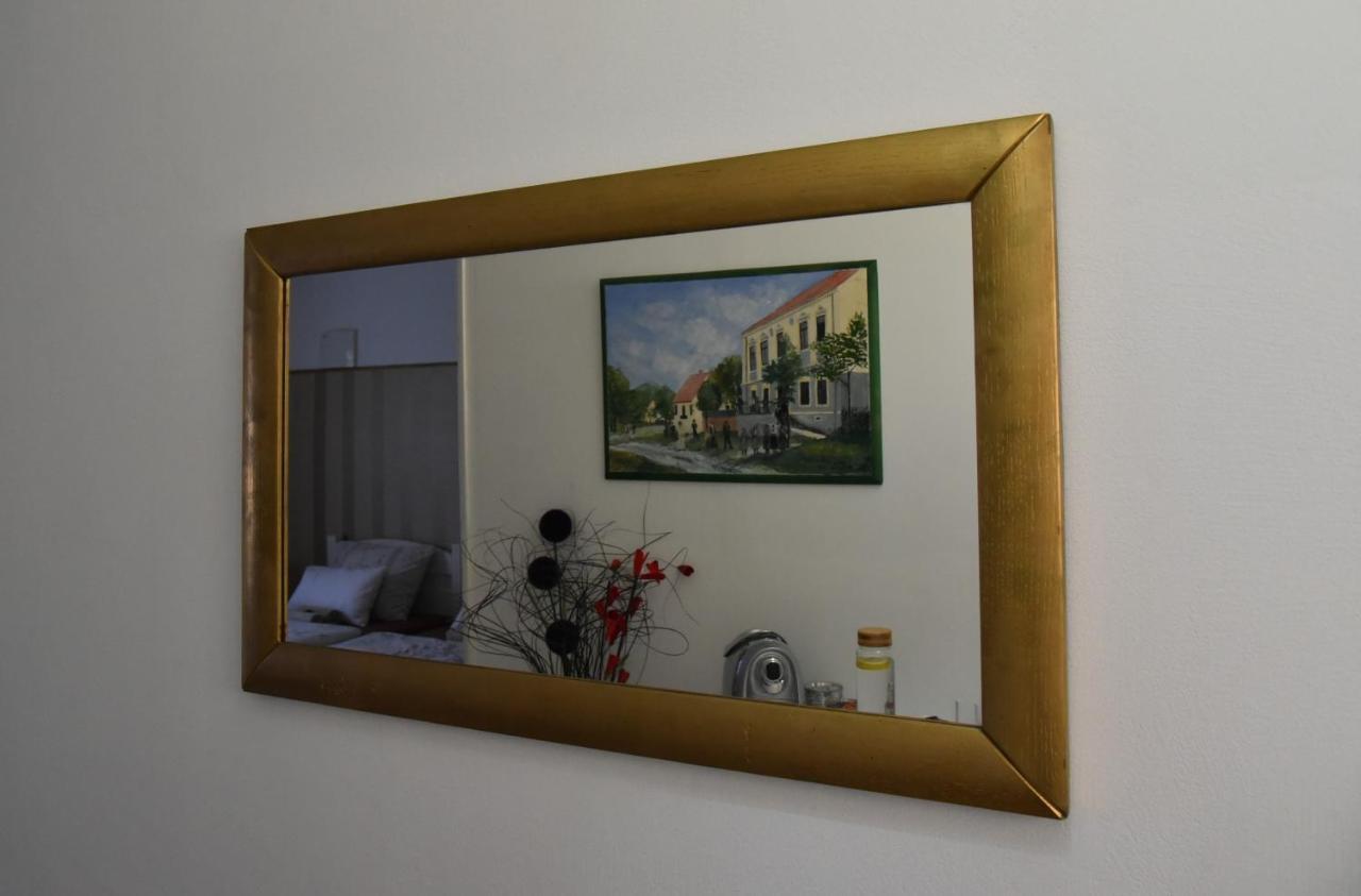 Rooms Bobic Licko Petrovo Selo Exterior foto