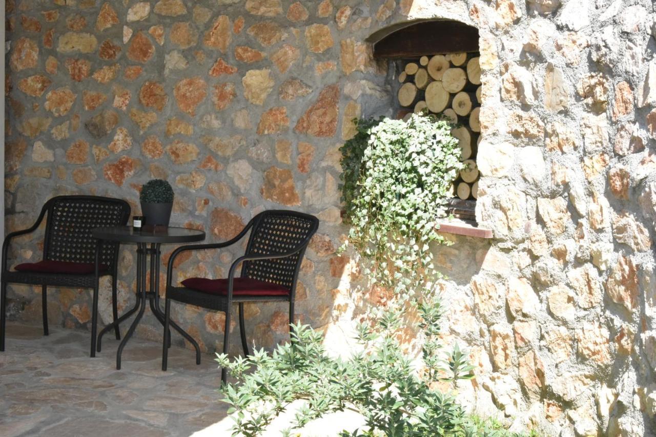 Rooms Bobic Licko Petrovo Selo Exterior foto